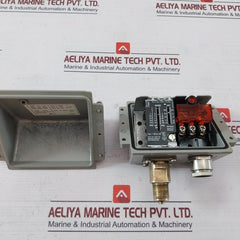 Danfoss Kps 35 Pressure Switch 0-0.8 Mpa 060-3100 12 Bar/175 Psig 240 Va