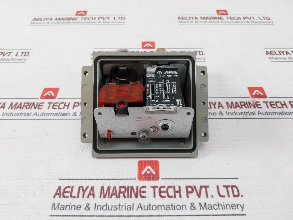 Danfoss Kps 35 Pressure Switch 0-0.8 Mpa 060-3100 12 Bar/175 Psig 240 Va