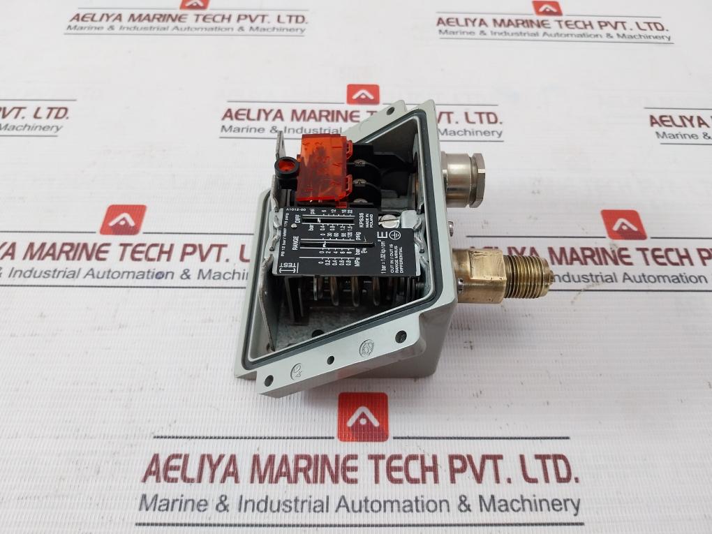 Danfoss Kps 35 Pressure Switch 0-0.8 Mpa 060-3100 12 Bar/175 Psig 240 Va