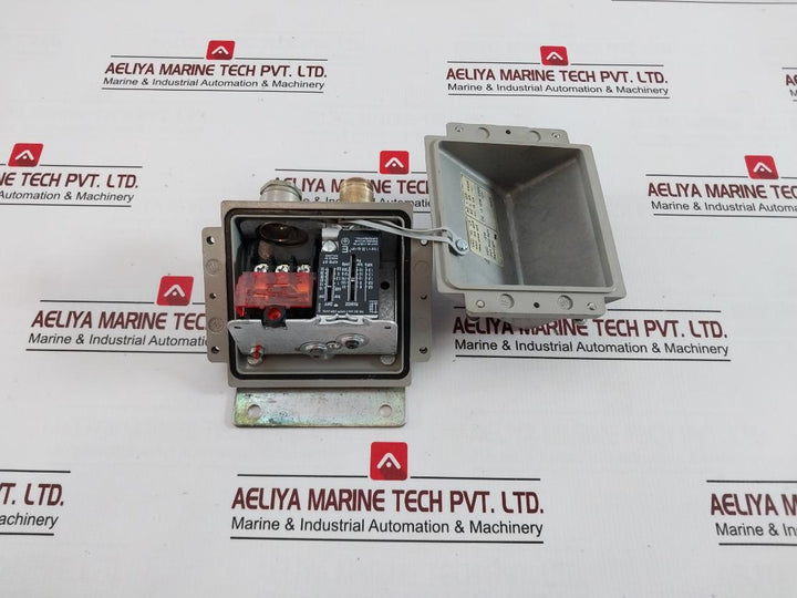 Danfoss Kps 37 Pressure Switch 0.6-1.8 Mpa 90-260 Psig 0.85-2.5 Bar 10-35 Psi