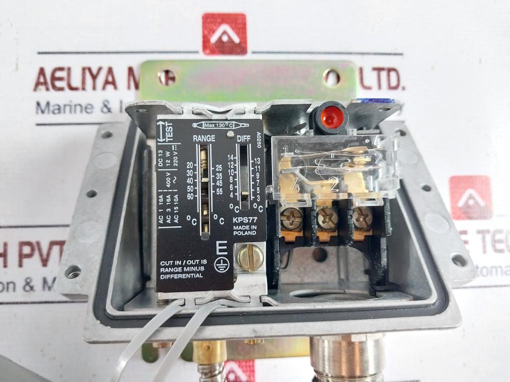 Danfoss Kps 77 Thermostat, Kps77, Spdt, Ip67, 130˚C, Range 20-60°C