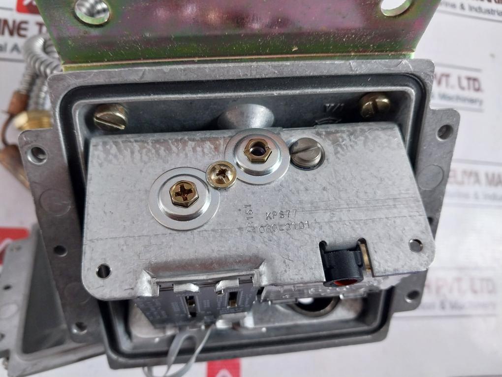 Danfoss Kps 77 Thermostat, Kps77, Spdt, Ip67, 130˚C, Range 20-60°C