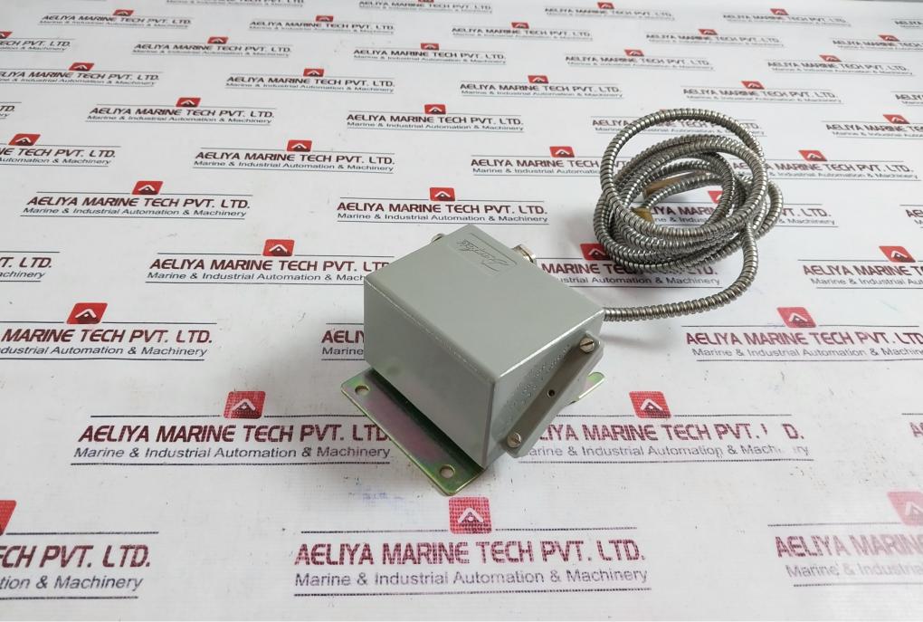 Danfoss Kps 77 Thermostat, Kps77, Spdt, Ip67, 130˚C, Range 20-60°C