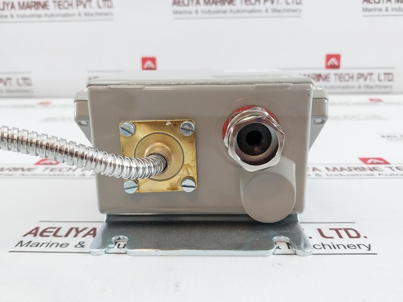 Danfoss Kps80 Thermostat Temperature Switch 70-120C Ac1 10A Ip67 5-30V A0965