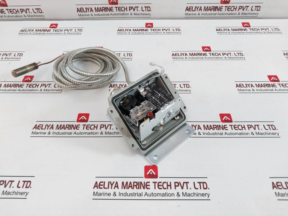 Danfoss Kps80 Thermostat Temperature Switch 70-120C Ac1 10A Ip67 5-30V A0965