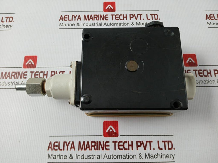 Danfoss Mechanical Pressure Switch 4–17 Bar Rt5