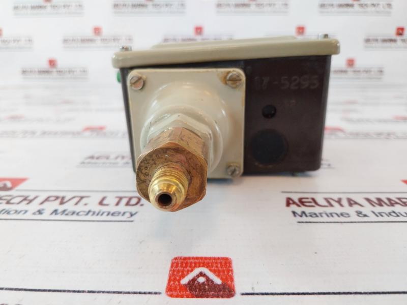 Danfoss Rt 117 Pressure Control Switch Pb 42 Bar/Mwp 609 Psig