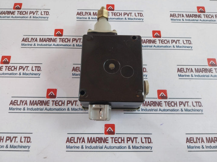 Danfoss Rt 117 Pressure Control Switch Pb 42 Bar/Mwp 609 Psig 12W