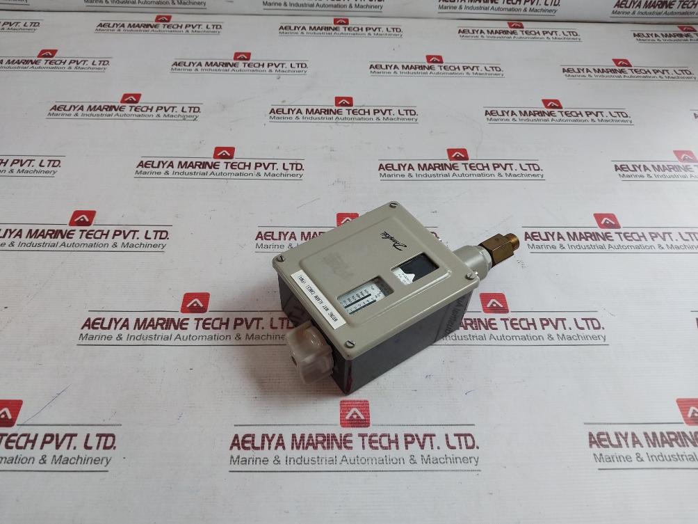 Danfoss Rt 200 Pressure Switch 017A1692, 017-4030 12W 12-220V 0.2-6 Bar 3-17 Psi