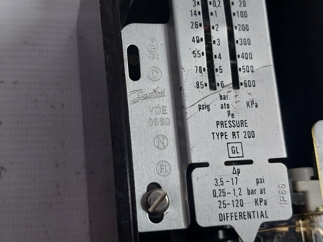 Danfoss Rt 200 Pressure Switch 12W 220Vdc Ip66 3.5-17 Psi