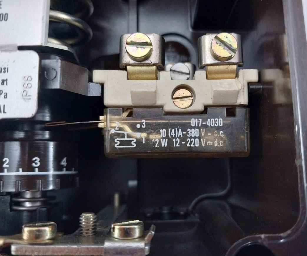 Danfoss Rt 200 Pressure Switch 3–85 Psig 10(4)A-380Vac