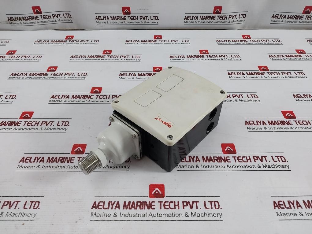 Danfoss Rt33B Pressure Switch 12W 220V 400V 017A1800-01 Pb 7 Bar/Mwp 102 Psig