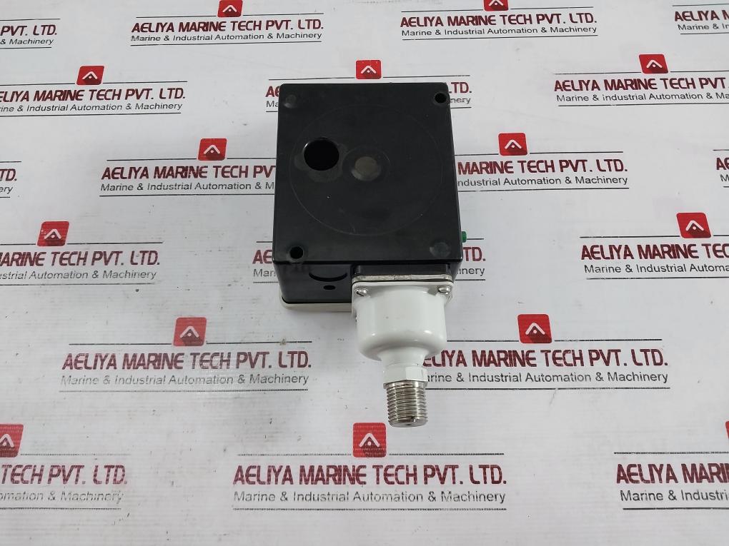 Danfoss Rt33B Pressure Switch 12W 220V 400V 017A1800-01 Pb 7 Bar/Mwp 102 Psig