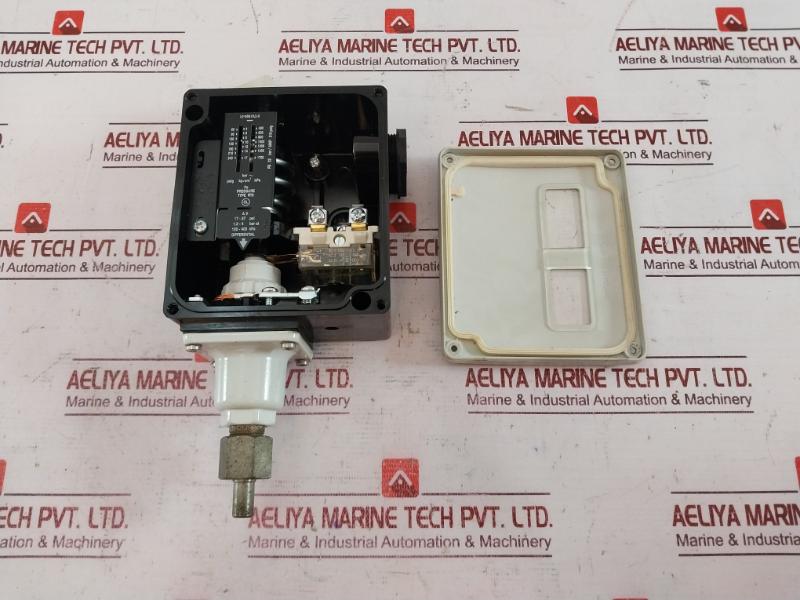 Danfoss Rt5 017A1694-01 Pressure Switch Ip66 60-240 Psig 4-17 Bar 400-1700 Kpa