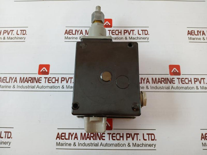 Danfoss Rt5 Differential Pressure Switch 17-5255 Ip66 60-240Psig 4-17Bar~ Kp/Cm2