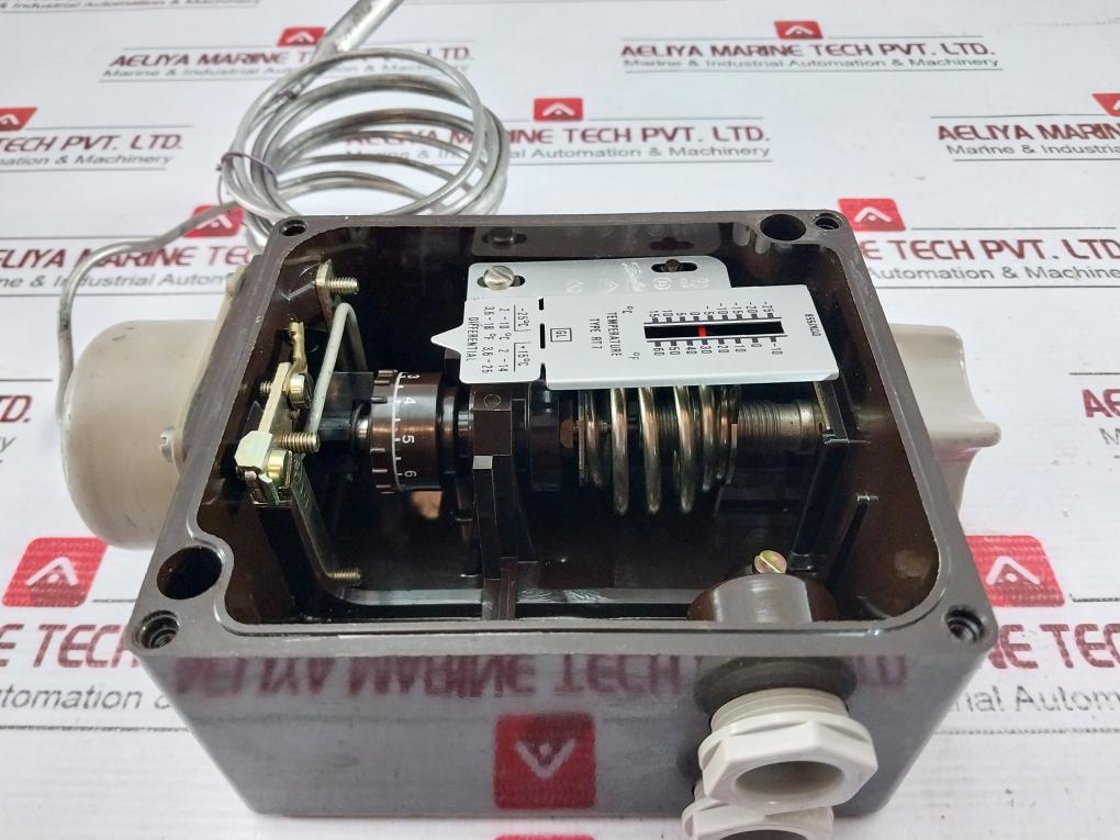 Danfoss Rt7 Temperature Switch 017A1558 Din 46255 17-5053