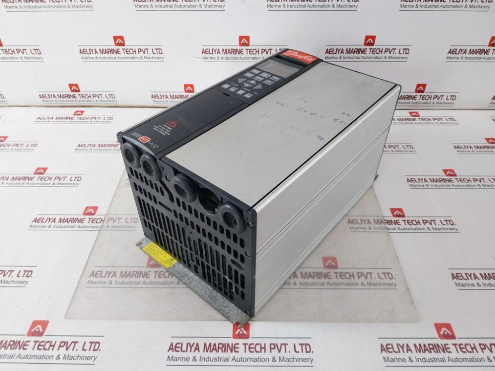 Danfoss Vlt5004Pt2C20Str3Dlf00A00C0 Variable Frequency Drive -24V+ -dc+Dc