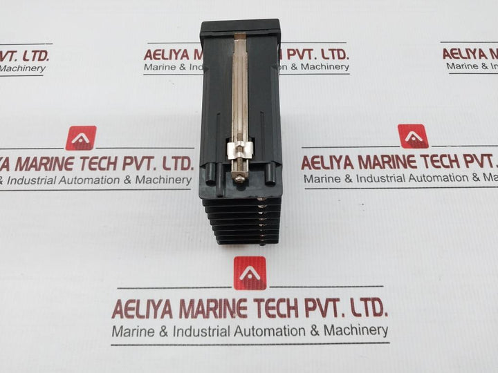 Dc Voltage Monitor 240V Ac Icon P49-vmd0