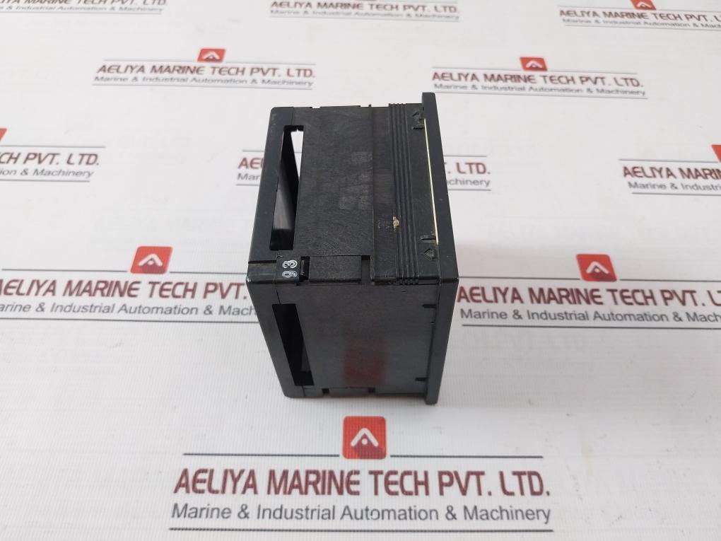 Deif 0-150 Kvar Voltage Meter