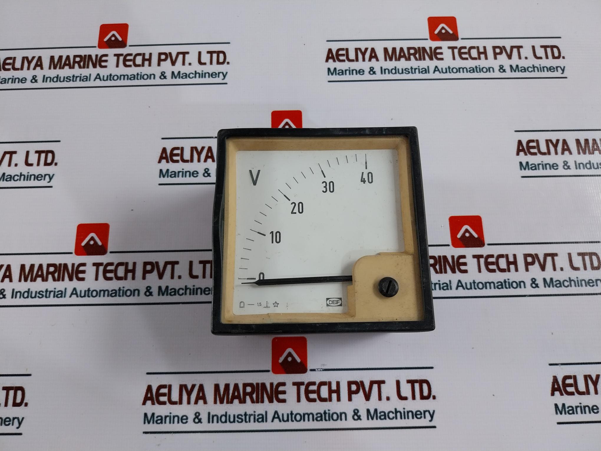 Deif 0-40V Voltmeter