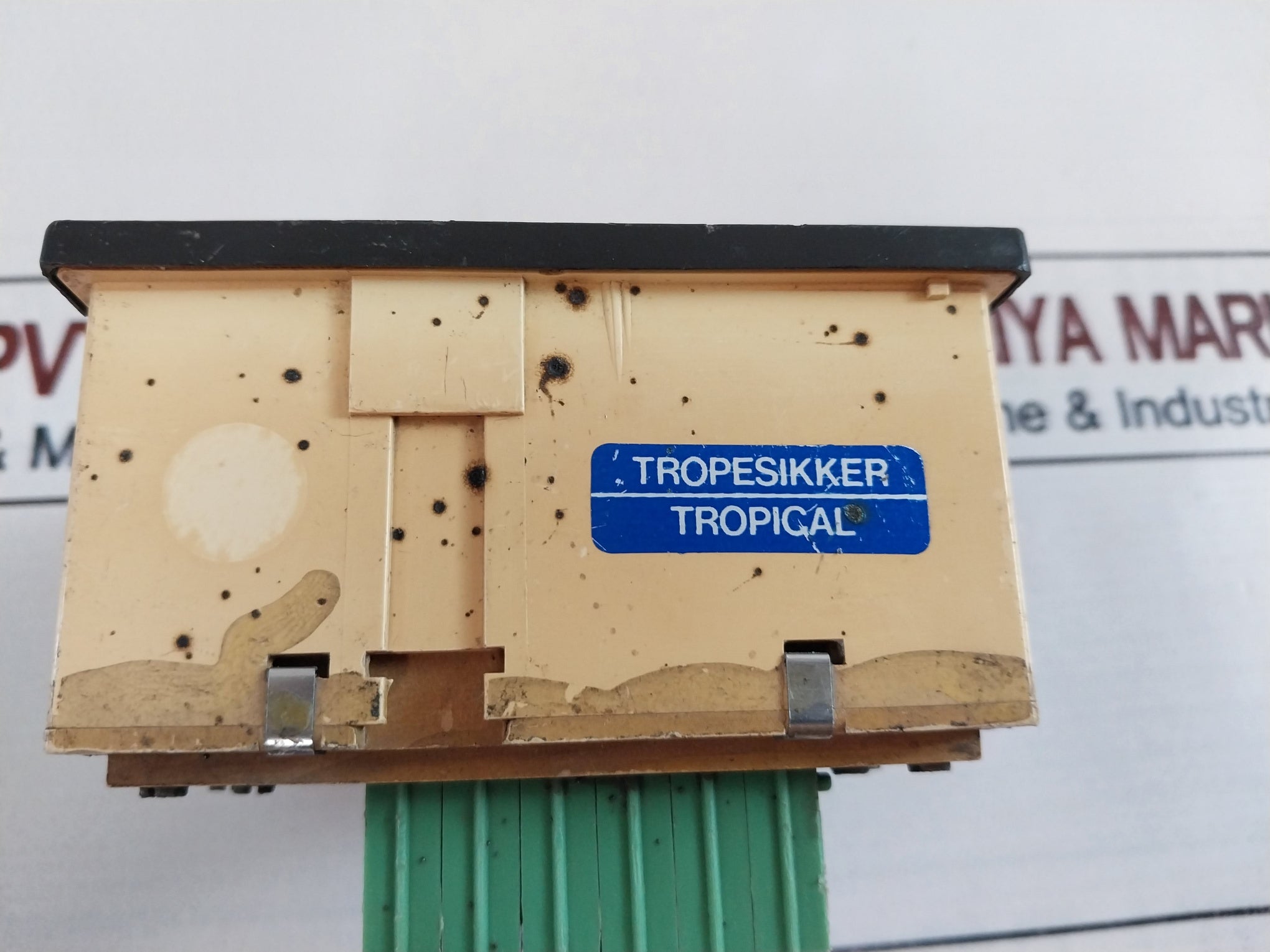 Deif 0-10 ? M? Insolation Monitor 250 K? Analog Panel Meter