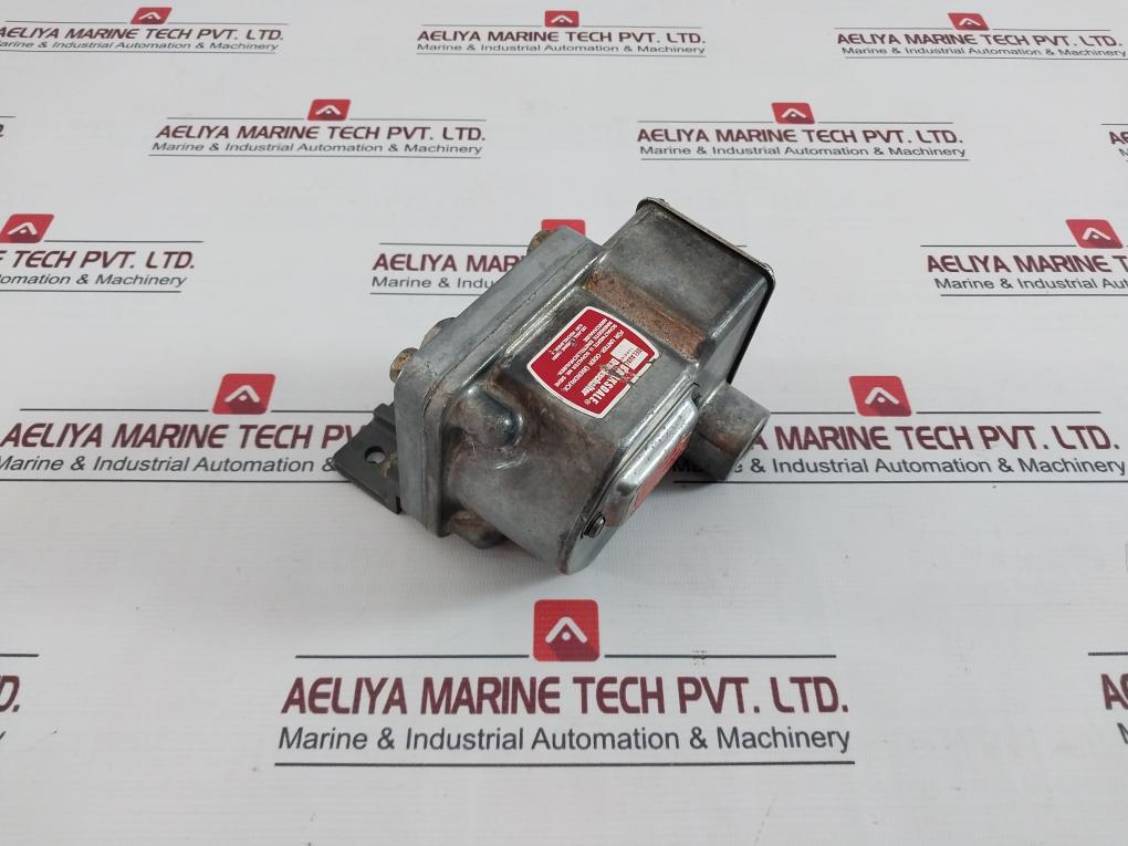 Delaval Turbine D1T-b80-lv Pressure Switch 0.04-5.5 Bar 0.1 Mpa 100 Kpa