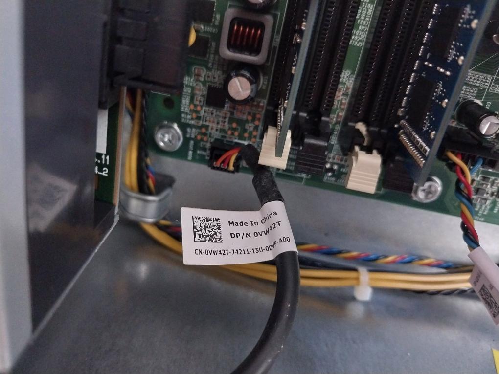 Dell Optiplex 790 Desktop Cpu D05D001 100-240V 4.4A 50/60Hz