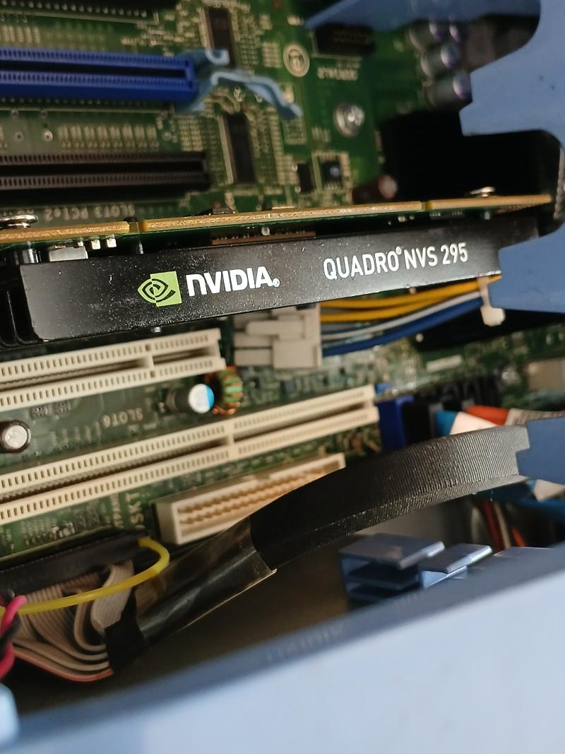 Dell Precision T5500 Workstation 51154290-500 Dcta 320Gb 100-240V 12.0A 50/60Hz