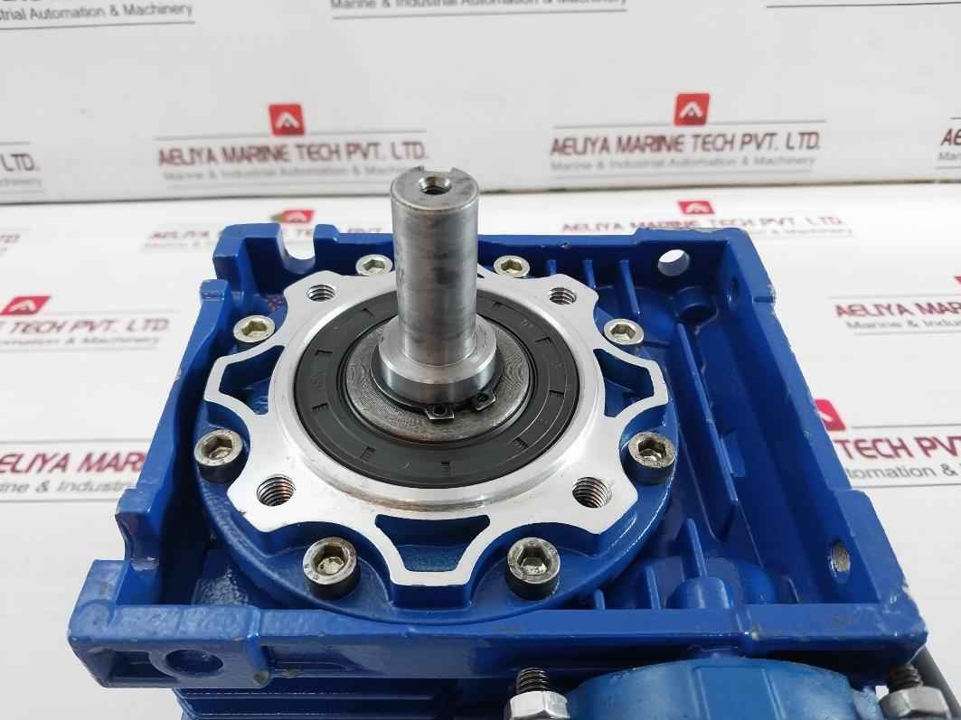 Delta Ecm-b3M-c20807Rs1 Ac Servo Motor Nmrv 110 Vac 4.27 A 3000 Rpm 0.75 Kw