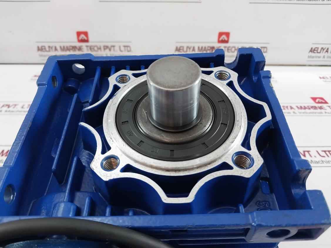 Delta Ecm-b3M-c20807Rs1 Ac Servo Motor Nmrv 110 Vac 4.27 A 3000 Rpm 0.75 Kw