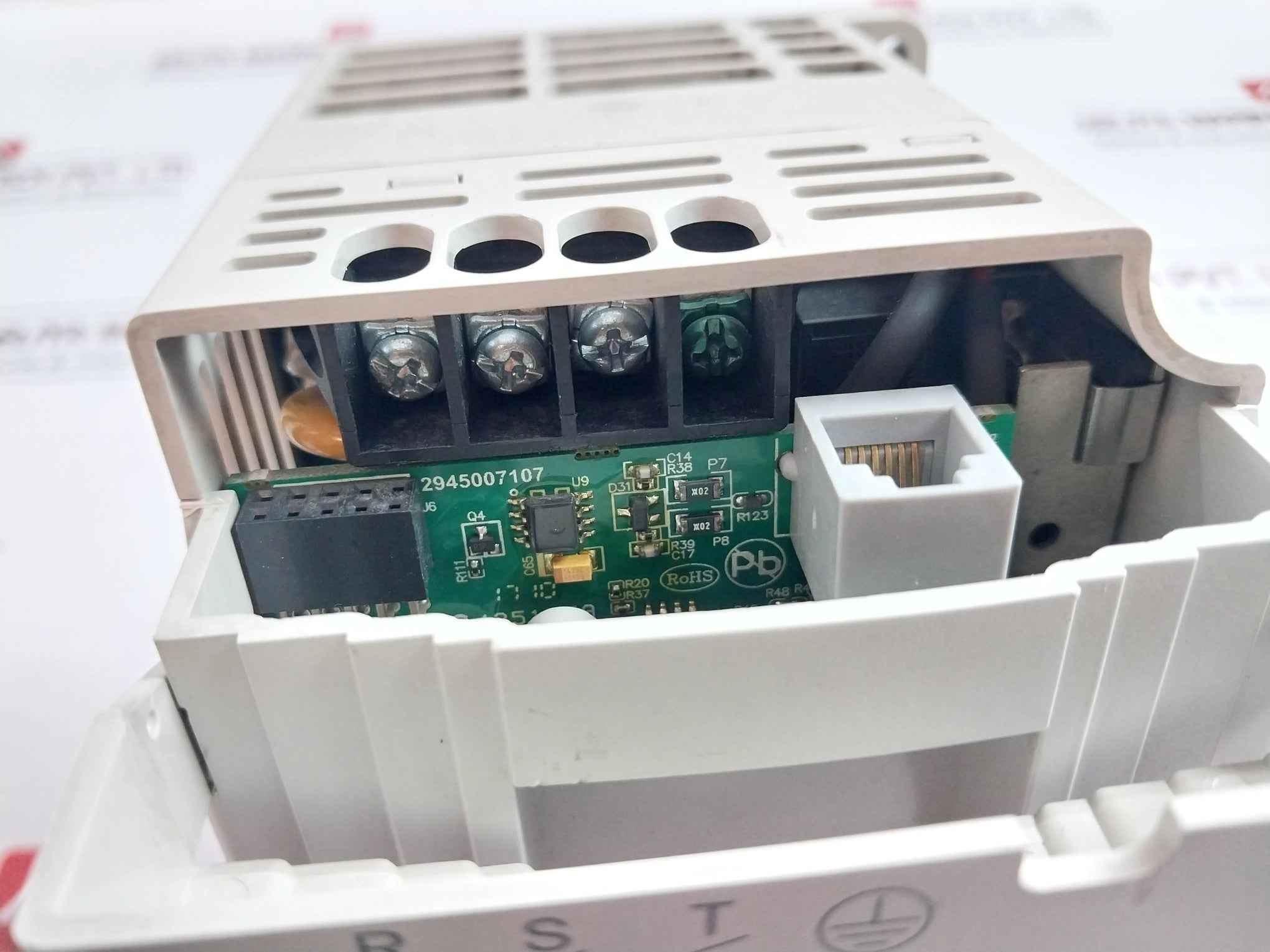 Delta Vfd004M21A-za Ac Drive 200-240V 50/60Hz 03.13 2.5A