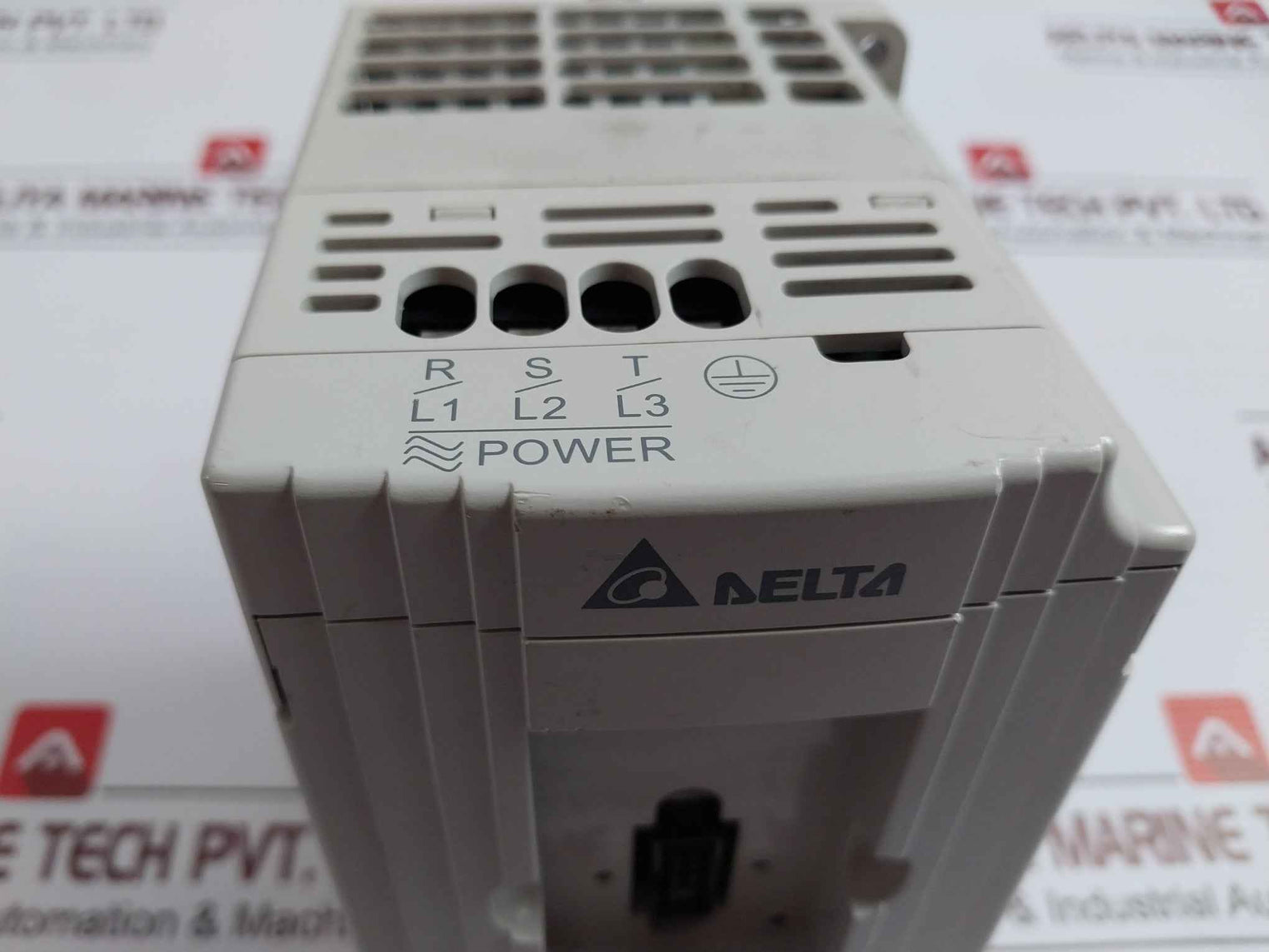 Delta Vfd004M21A-za Ac Drive 200-240V 50/60Hz 03.13 2.5A