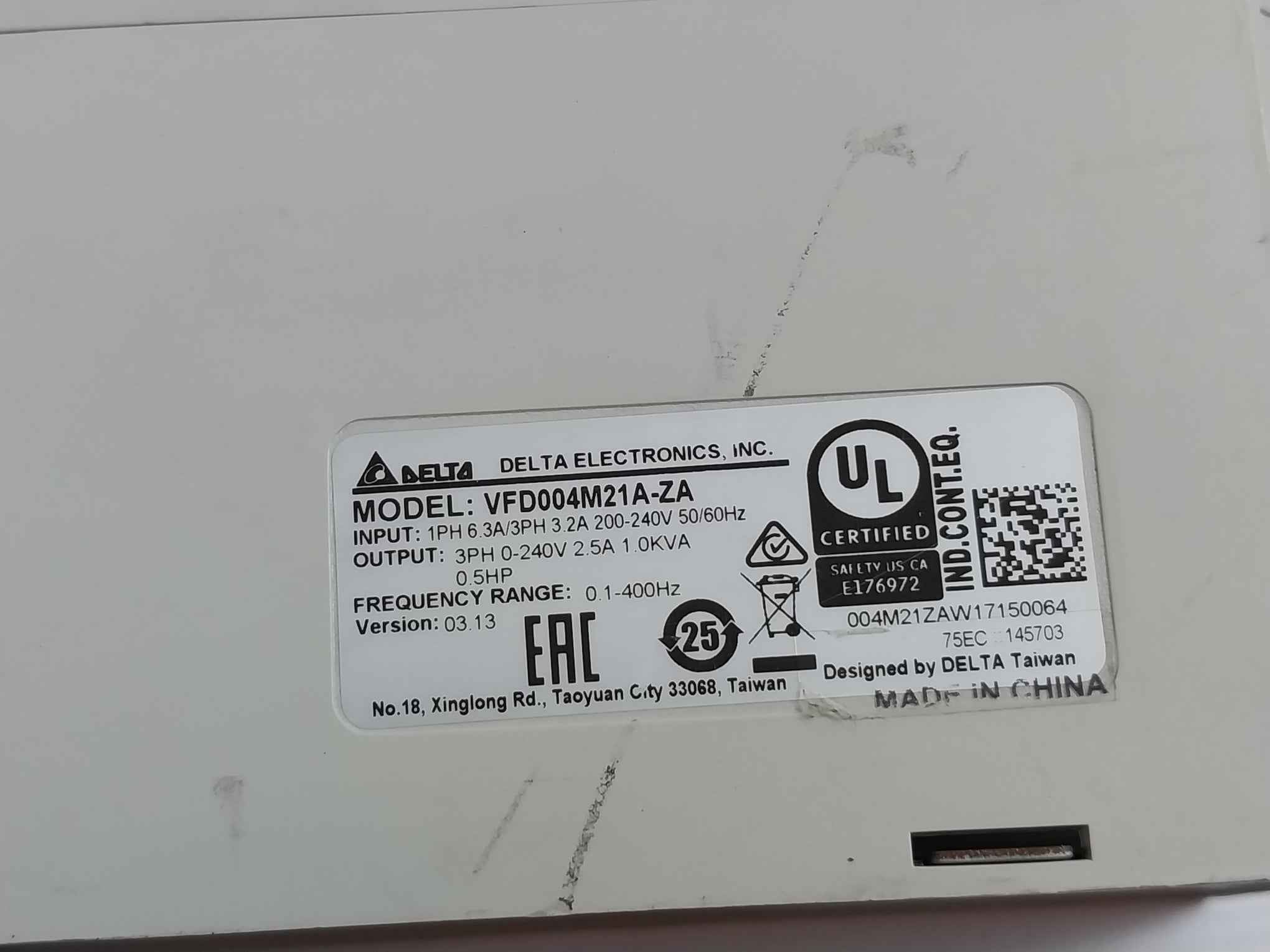Delta Vfd004M21A-za Inverter Input 1Ph 6.3A/3Ph 3.2A 200-240V 50/60Hz