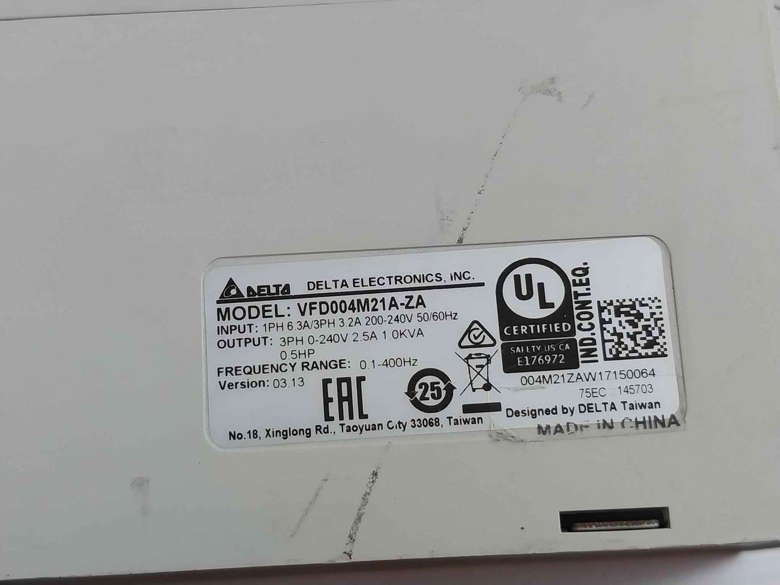 Delta Vfd004M21A-za Inverter Input 1Ph 6.3A/3Ph 3.2A 200-240V 50/60Hz