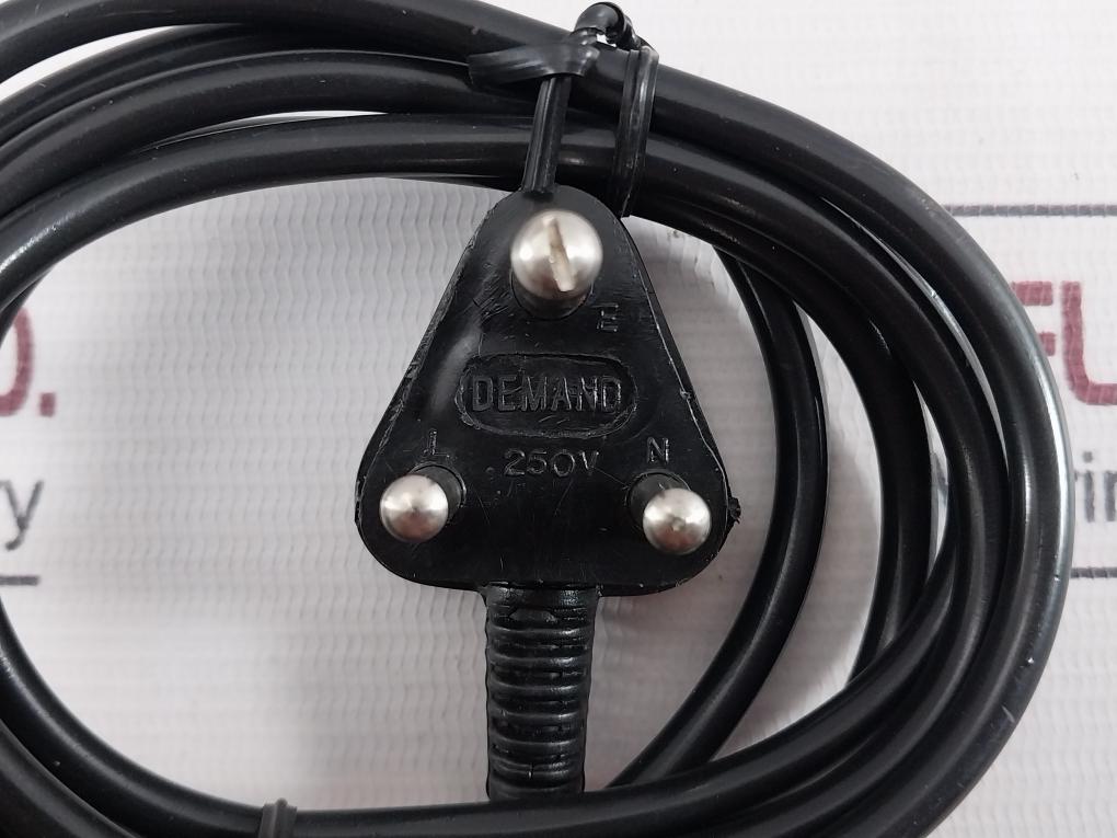 Deluxe Auto Step Down Transformer 250V 150W