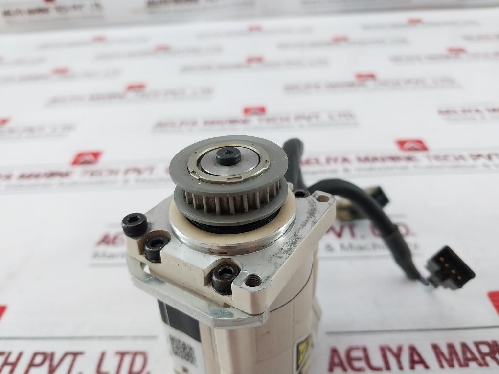 Denso 410622-1620 Servo Motor 10H10 Msma5Azt2U2