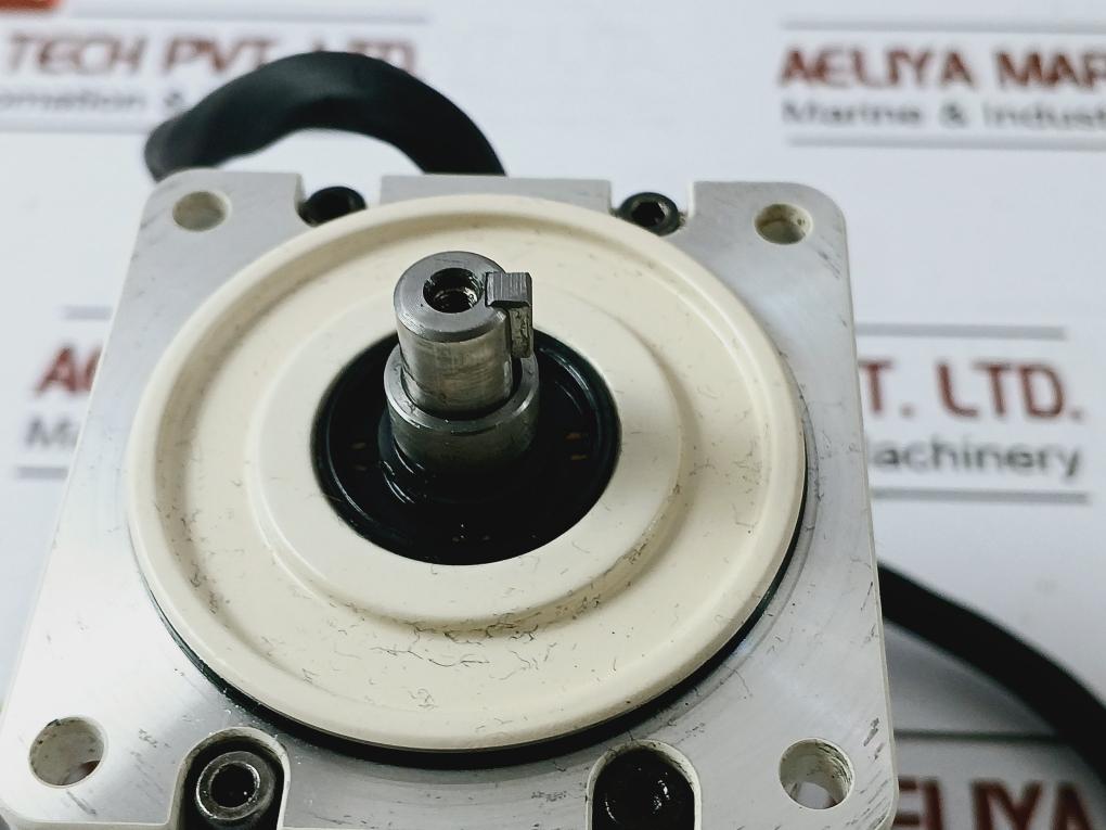 Denso Mqma012T3V2 Servo Motor 410622-1600 10H17 Used