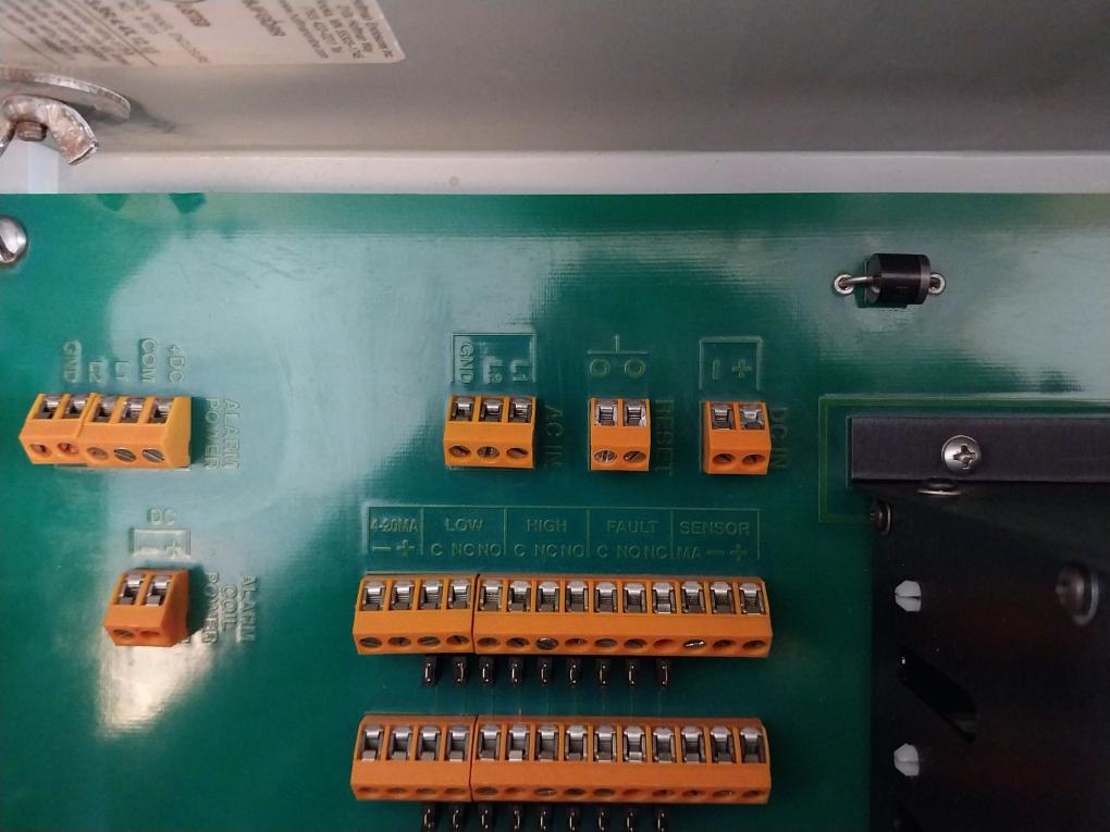Detcon/Hoffman 610A-FB Pumproom Hydrocarbon Detector W/ A-16128JFGQRR Enclosure