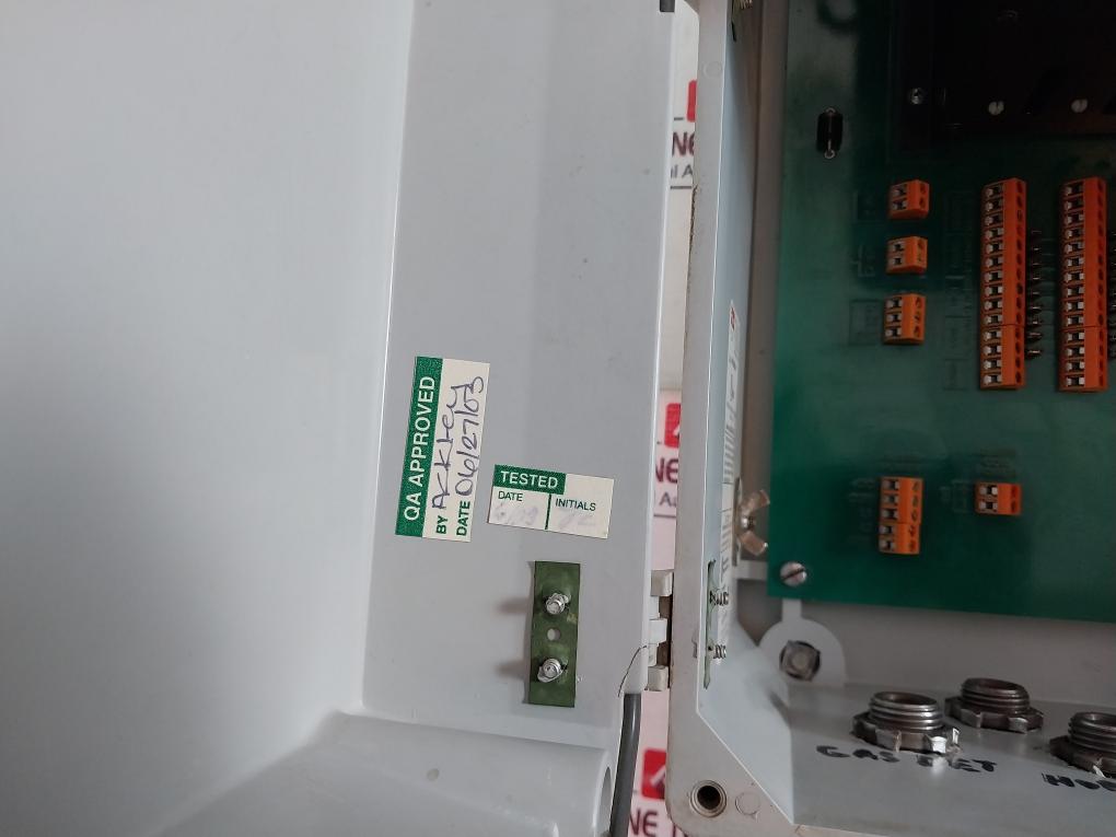 Detcon/Hoffman 610A-FB Pumproom Hydrocarbon Detector W/ A-16128JFGQRR Enclosure