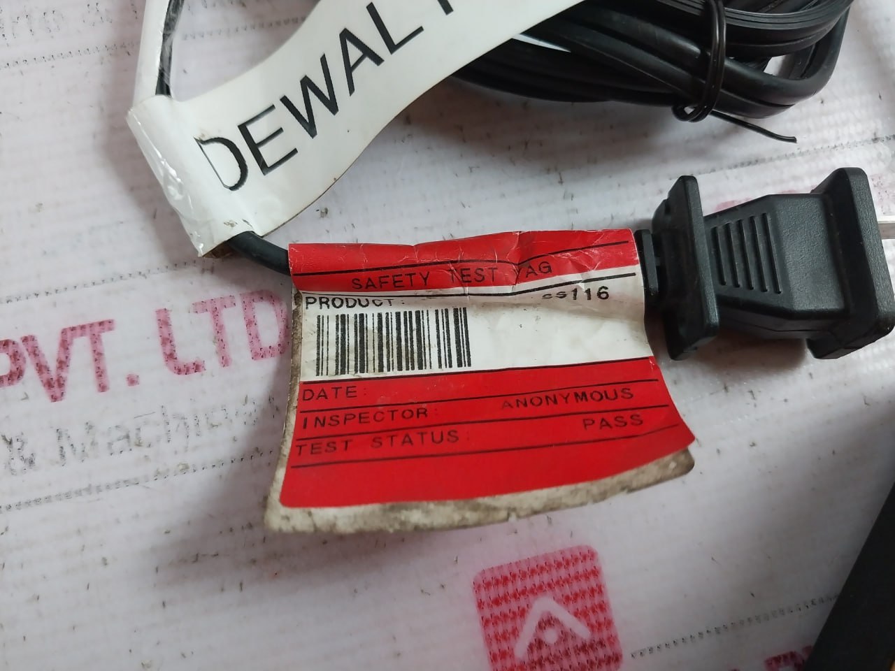 Dewalt Dc9000 28V-36V 1 Hour Charger 120Vac 60Hz 2A