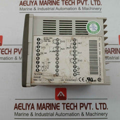 Digital Temperature Controller 100-240Vac Yamatake Sdc21