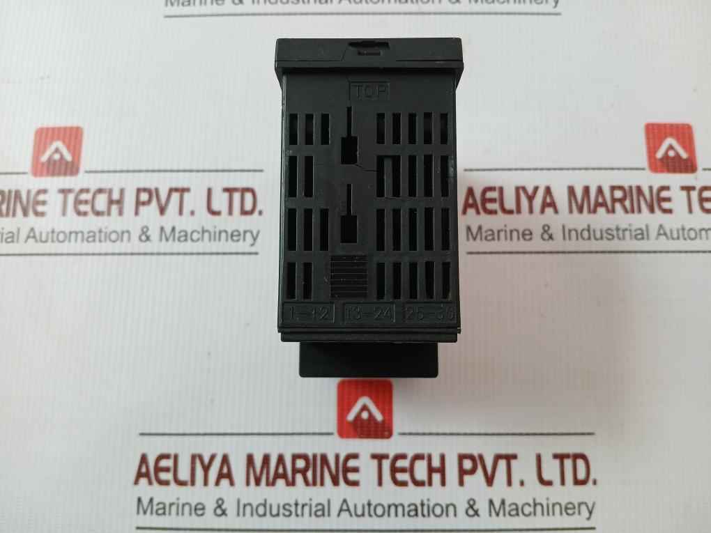 Digital Temperature Controller Pxr5Tcy1-8W000-c Fuji Electric 100-240Vac 50/60Hz