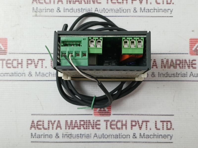 Dixell Xr10Cx-5N0C0 Digital Thermostat V1.0 3.5Va 230V Ac 50-60Hz