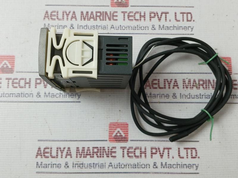 Dixell Xr10Cx-5N0C0 Digital Thermostat V1.0 3.5Va 230V Ac 50-60Hz