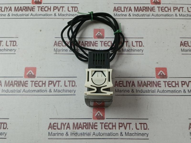 Dixell Xr10Cx-5N0C0 Digital Thermostat V1.0 3.5Va 230V Ac 50-60Hz