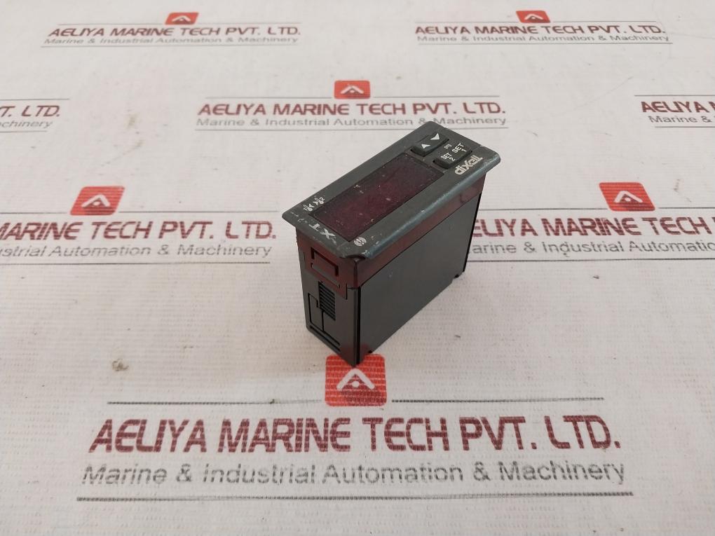Dixell Xt121C Temperature Controller -5C0Tu- 3Va 230V 8(3)A 250V