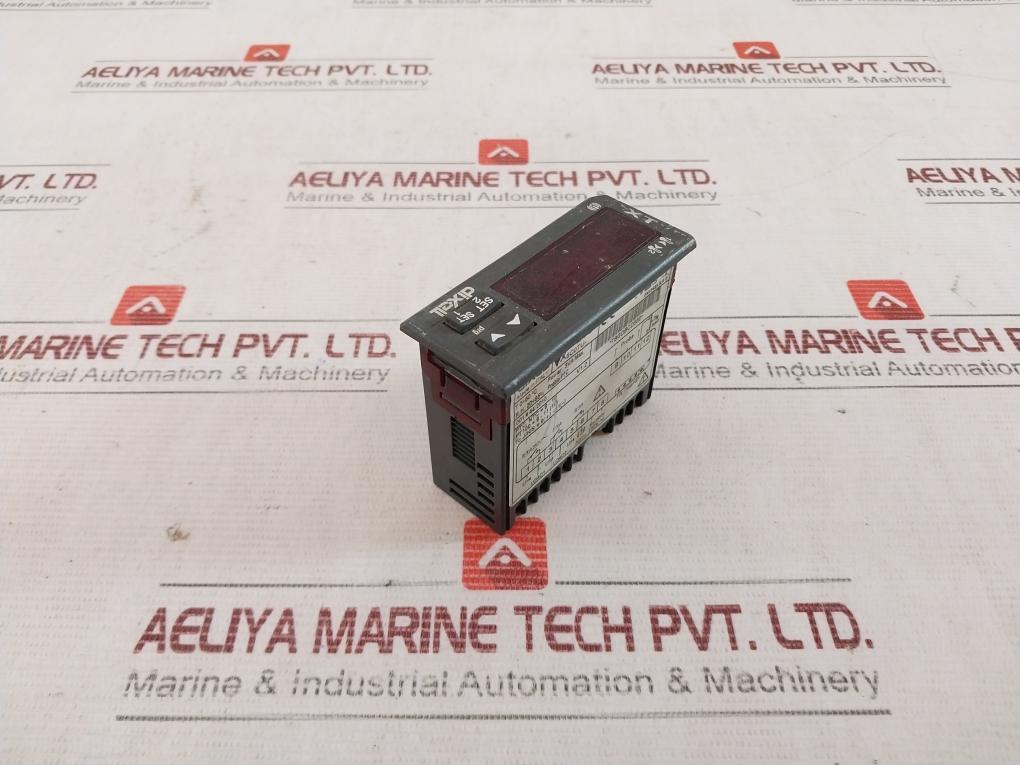 Dixell Xt121C Temperature Controller -5C0Tu- 3Va 230V 8(3)A 250V