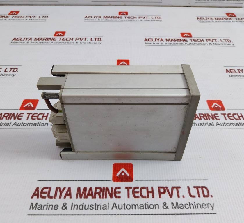 Dm4000U/00/00/000/240V Process Indicator 24V Status Instruments