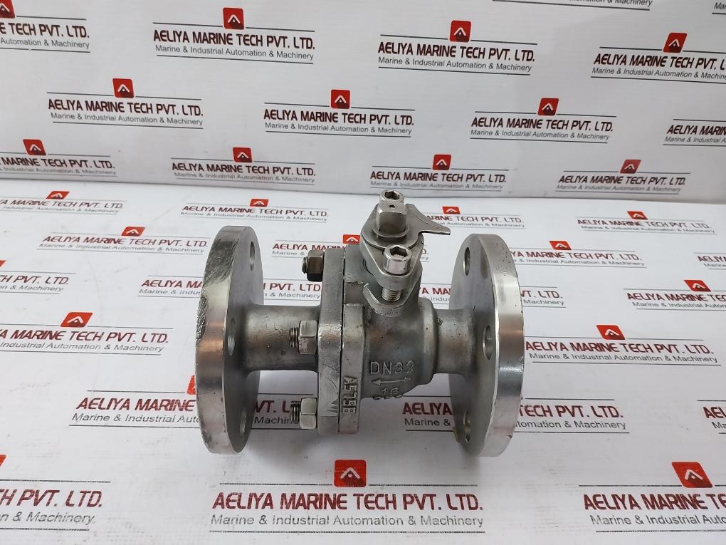 Dn32 16 Cf8 Flange Ball Valve A5798