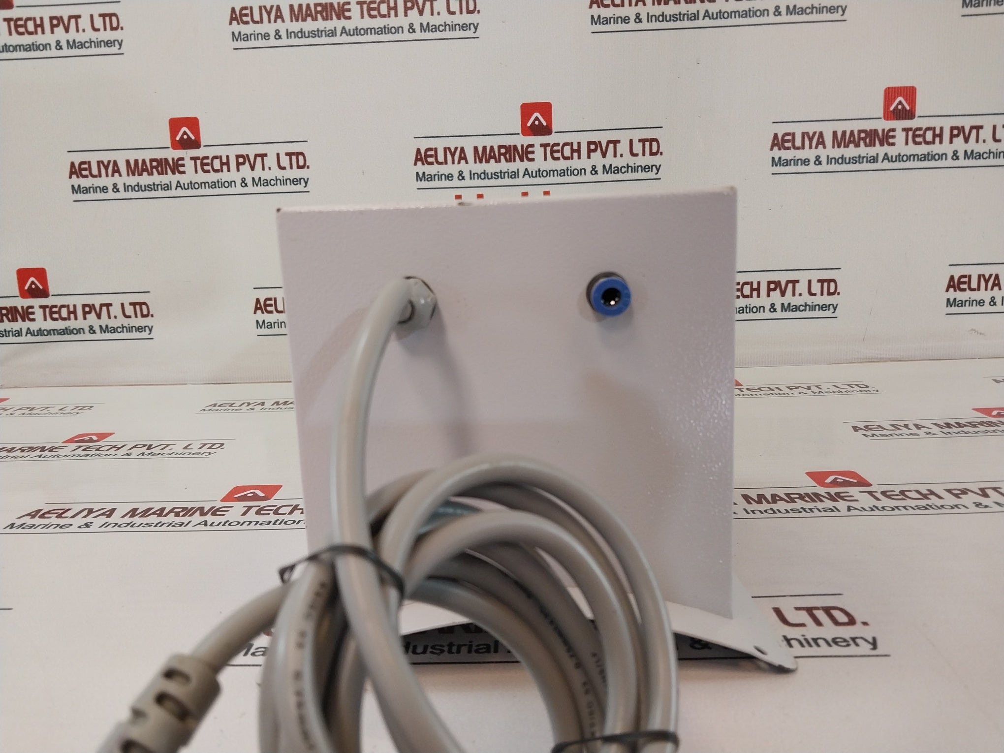 Donga Humidity 375 Electronic Desiccator